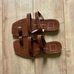 Dolce Vita Isala Brown Crocodile-Embossed Toe-Loop Sandals